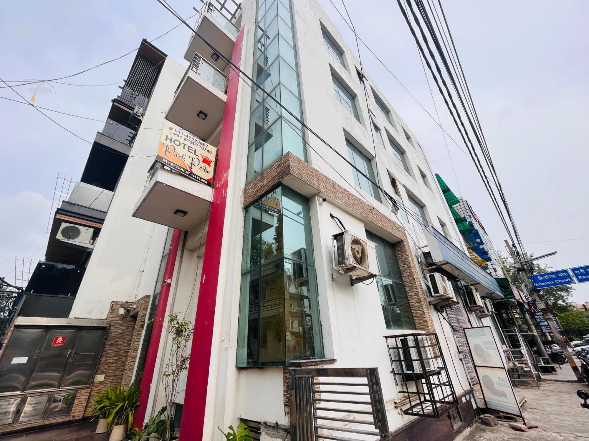 Hotel Park Pride Pitampura New Delhi, Couple Friendly 외부 사진