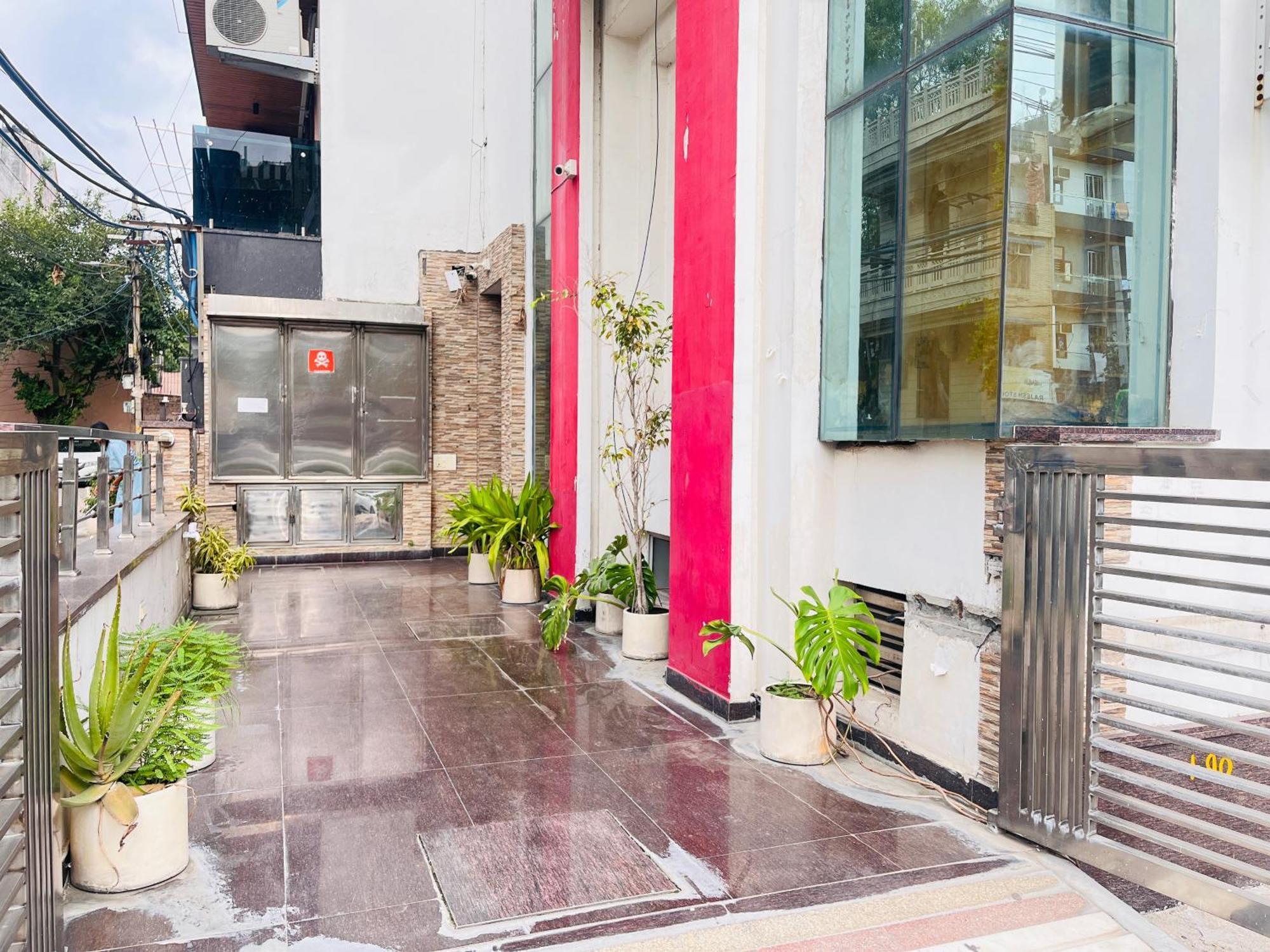 Hotel Park Pride Pitampura New Delhi, Couple Friendly 외부 사진
